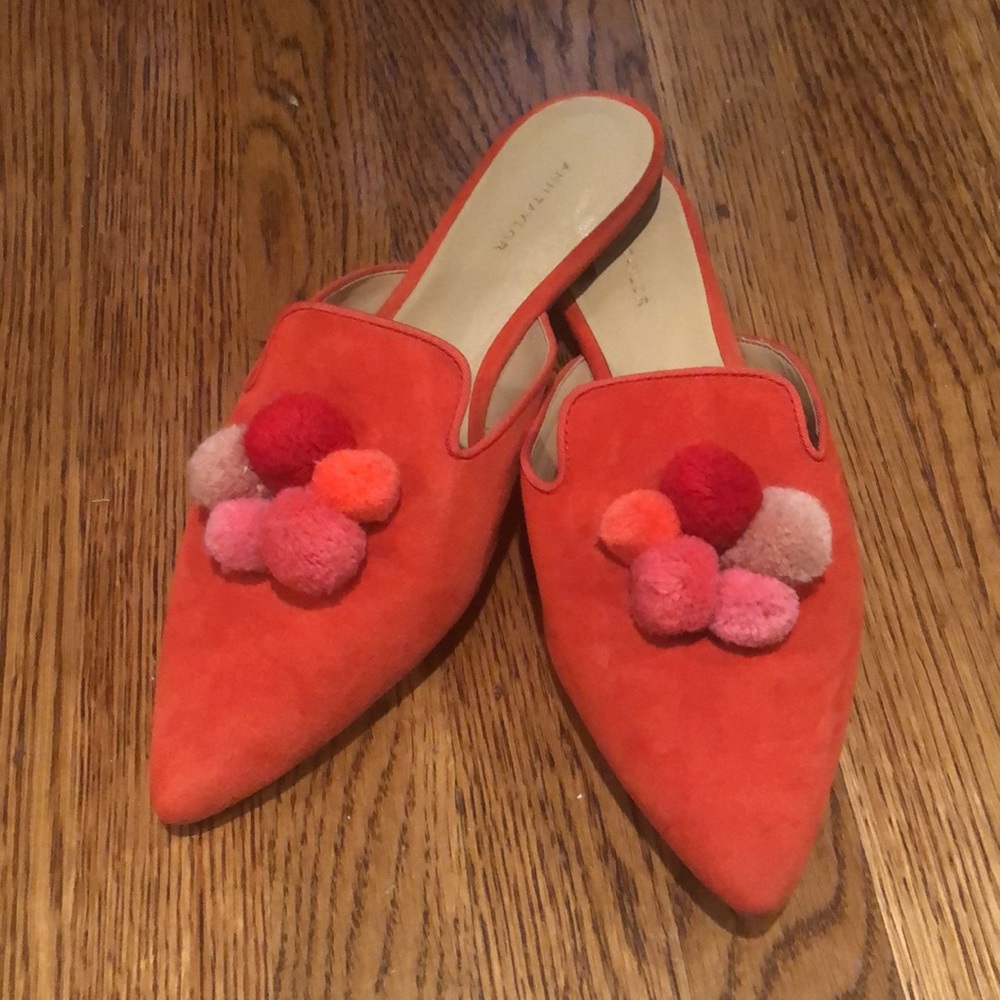 Ann Taylor Coral Pom Pom Slides